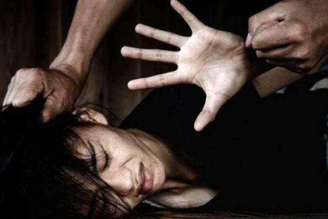 Xırdalanda kişi özündən 17 yaş kiçik sevgilisini “TikTok”a görə döydü Xırdalanda kişi özündən 17 yaş kiçik sevgilisini “TikTok”a görə döydü