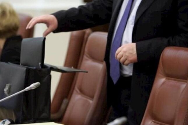 30 ildir icra başçısı olan məmur kimdir? – FOTO