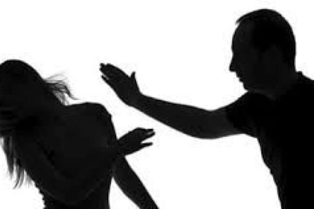 Bakıda arvadına 3 şillə vuran kişi cərimələndi Bakıda arvadına 3 şillə vuran kişi cərimələndi