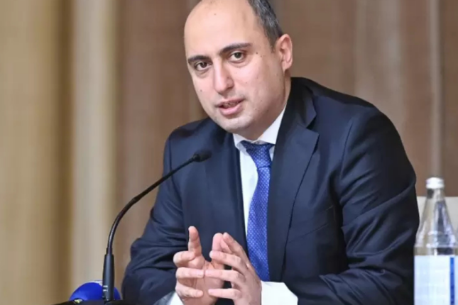 Sabiq deputatdan Əmrullayevə SƏRT sözlər Sabiq deputatdan Əmrullayevə SƏRT sözlər