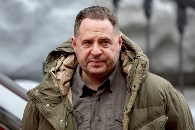 İstefa verən Yermak cəbhəyə getmək istəyir İstefa verən Yermak cəbhəyə getmək istəyir