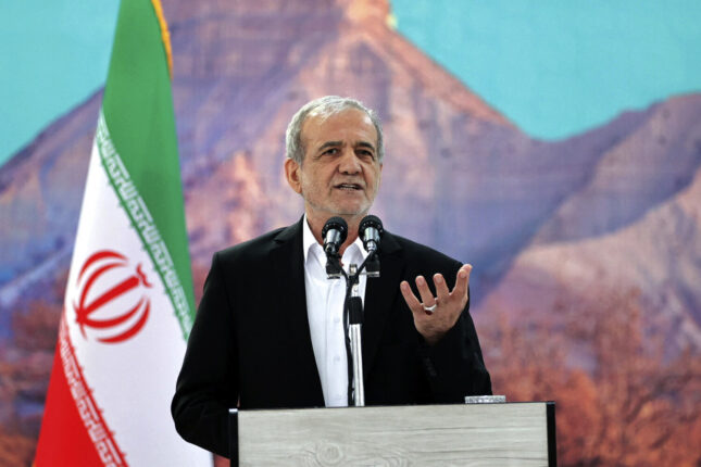 Pezeşkian: “Xamineiyə bir şey olsa, bir birimizi yeyərik” Pezeşkian: “Xamineiyə bir şey olsa, bir birimizi yeyərik”