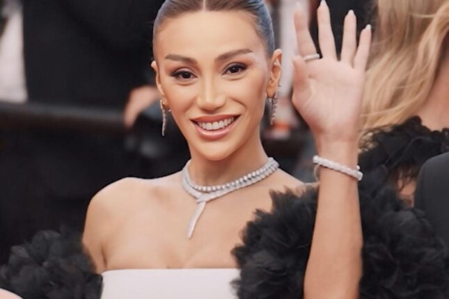 Röya keçmiş ərindən DANIŞDI: “Bir dəlinin əzabını çəkirik” Röya keçmiş ərindən DANIŞDI: “Bir dəlinin əzabını çəkirik”