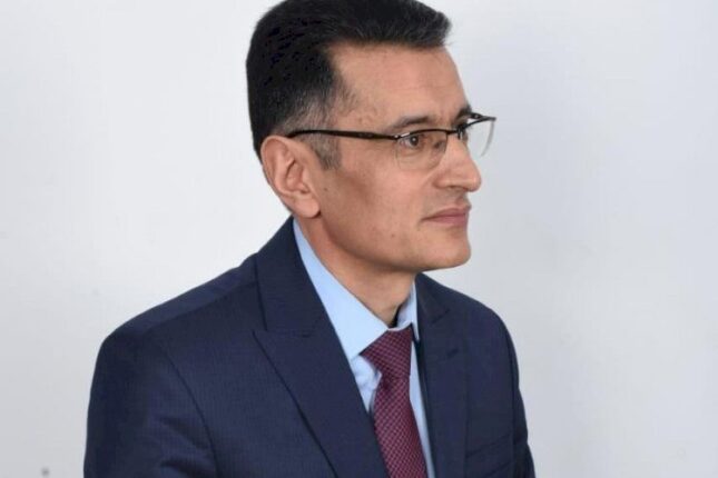 “Hansı vəzifəlini, bir az üzdə olan alimini, məmurunu qaldırırlar, altından milyonlar çıxır…” “Hansı vəzifəlini, bir az üzdə olan alimini, məmurunu qaldırırlar, altından milyonlar çıxır…”