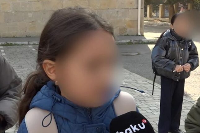 Direktorun oğlu da daxil, şagirdlər məktəbdə elektron qəlyan çəkirlər? – VİDEO