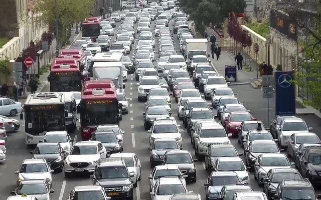 Bakıda bu yollarda tıxac var – SİYAHI