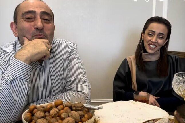 Ofelya komandir əri ilə “duet” oxudu – VİDEO Ofelya komandir əri ilə “duet” oxudu – VİDEO