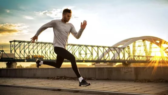 Bu ölkədə səkidə qaçmaq qadağan olundu Bu ölkədə səkidə qaçmaq qadağan olundu