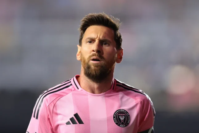 Lionel Messi tarixdə ən çox asist edən iki futbolçudan biri olub