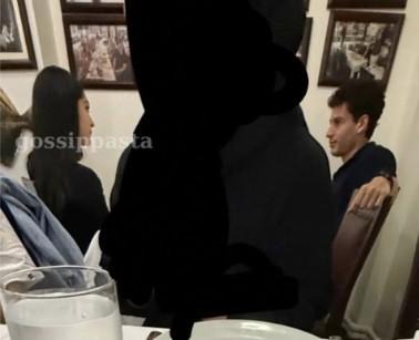 26 yaşlı məşhur aktrisanın pilotla görüntüsü yayıldı – Hər kəs o FOTODAN danışır