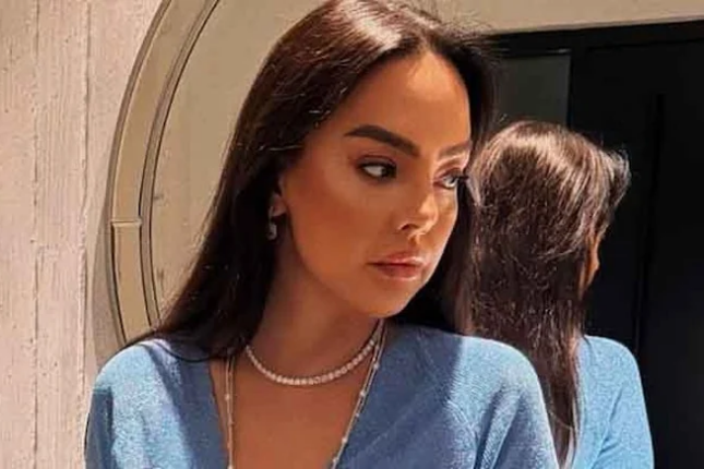 Müğənninin yarım milyonluq zinət əşyaları gündəm oldu- Foto