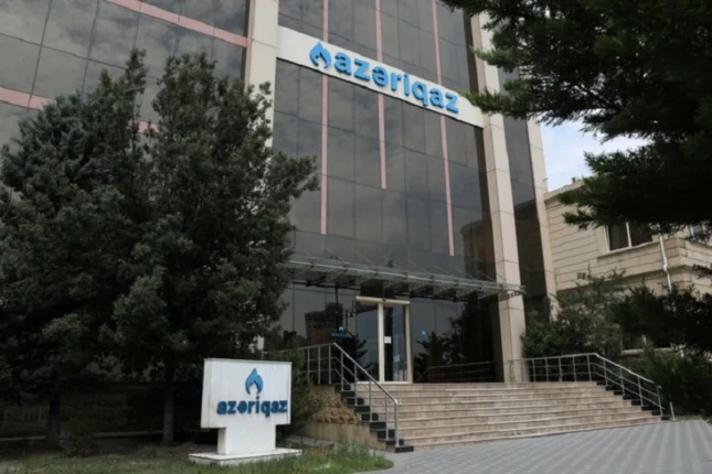 “Azəriqaz”ın gəlirləri azalan vaxt milyonlar nəyə xərclənir? “Azəriqaz”ın gəlirləri azalan vaxt milyonlar nəyə xərclənir?