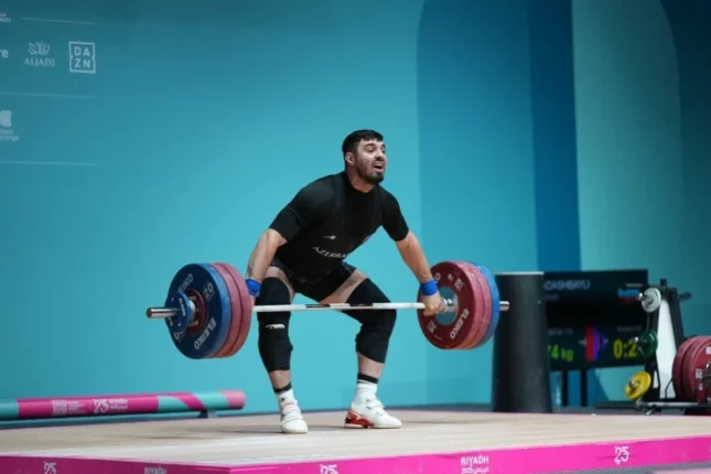 Azərbaycan ağırlıqqaldıranı gümüş medal qazanıb