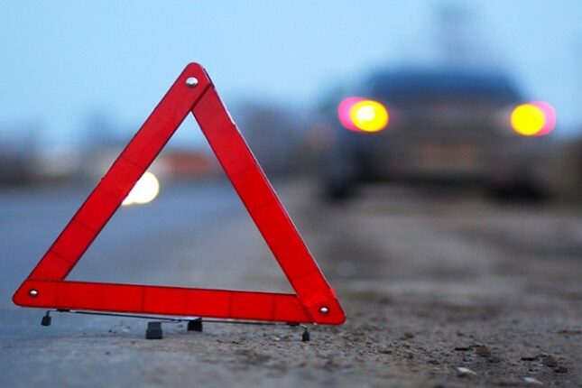 Gecə klubundan çıxıb “Carsharing” in avtomobilini qaçırdı – Qəza törətdi