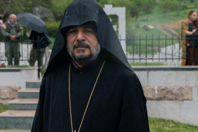 Keşiş Vrtanes aranı qatdı: “Azərbaycan Qarabağ yeparxiyasını ləğvini tələb edəcək”